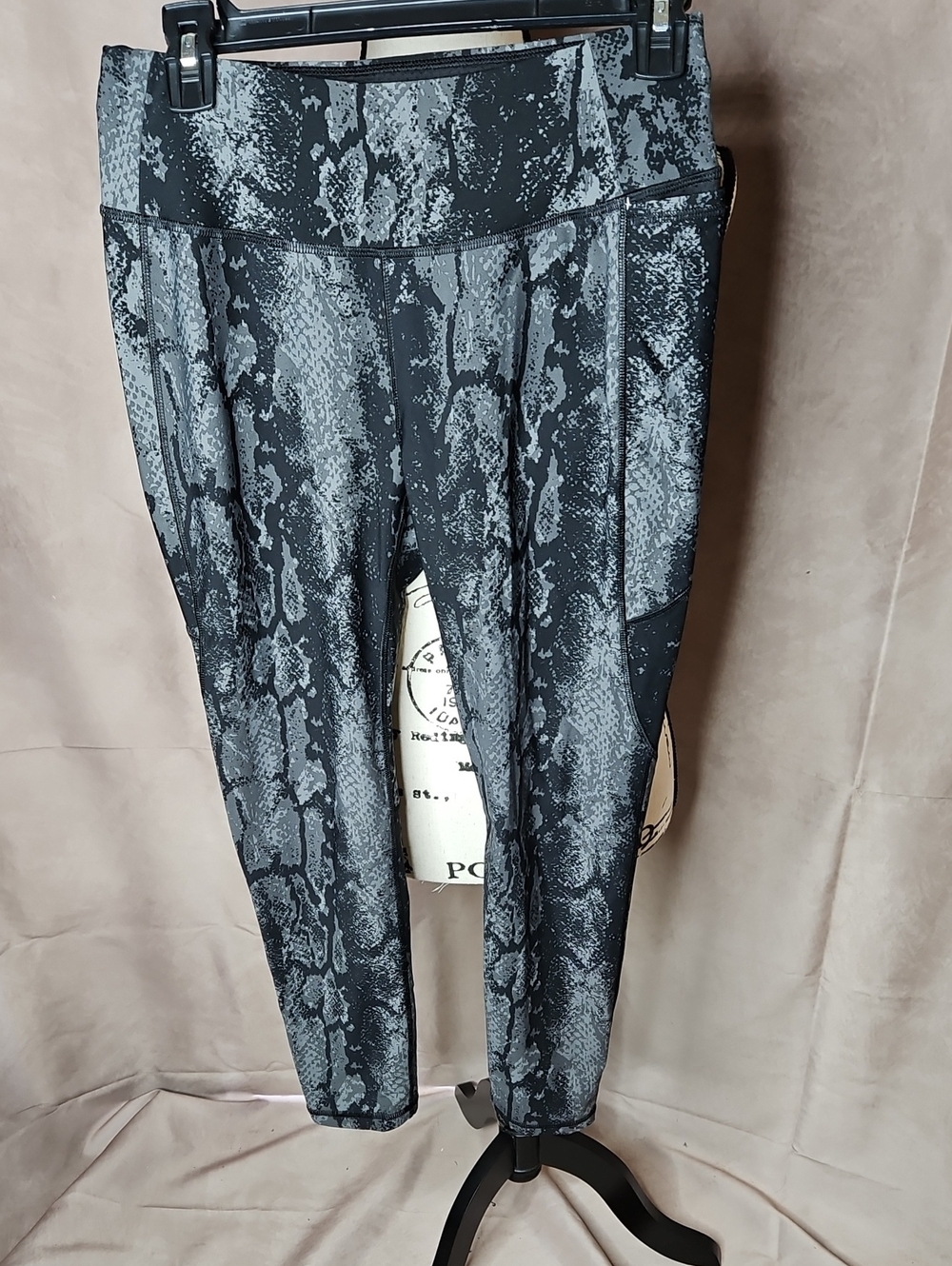 Calia Snakeskin Print Leggings Size Medium